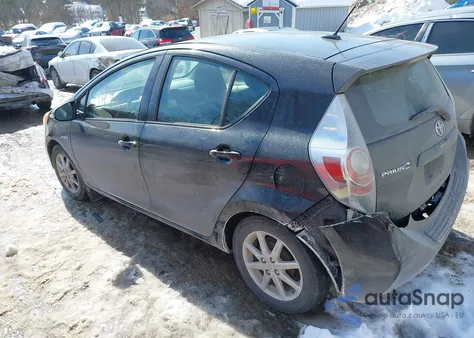 2013 Toyota Prius C Four z USA, uszkodzony, nr VIN JTDKDTB38D1056385